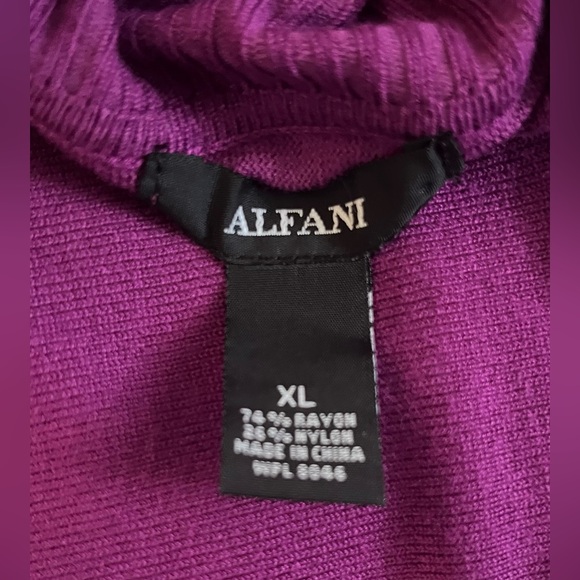 NWOT Women's Turtleneck Poncho Sweater. Color: Malbec. Size: (XL). - Picture 8 of 9